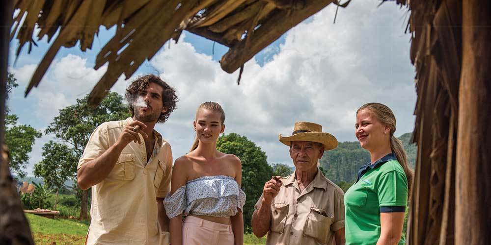 Casa Veguero y las plantaciones de tabaco en donde usted aprenderá el proceso de producción